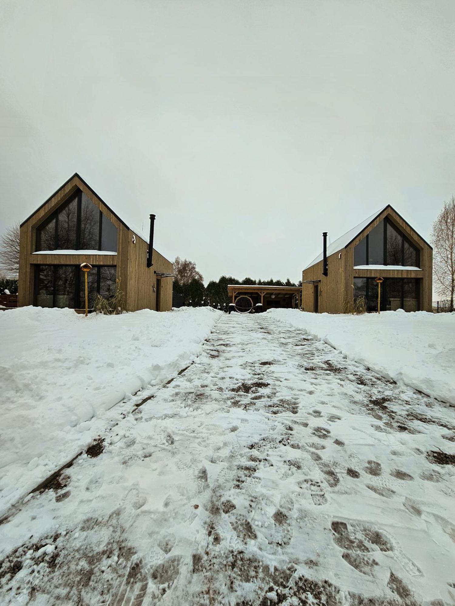 Hytte Na Wyspie -,,Roztoczanskie Morze" Kulikow Exterior photo